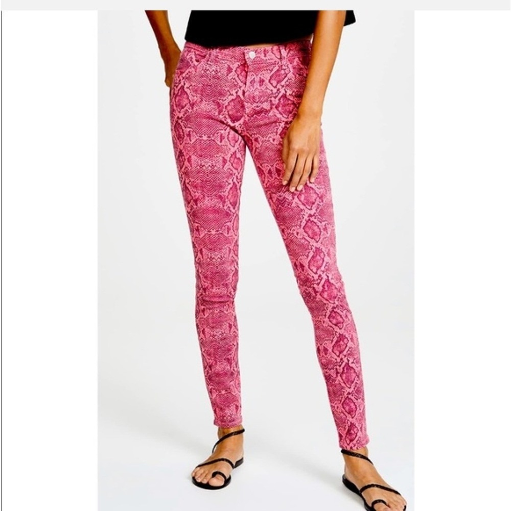 J Brand 620‎ Mid-Rise Super Skinny Jeans Neon Pink Boa Snake Print Size 32 NEW